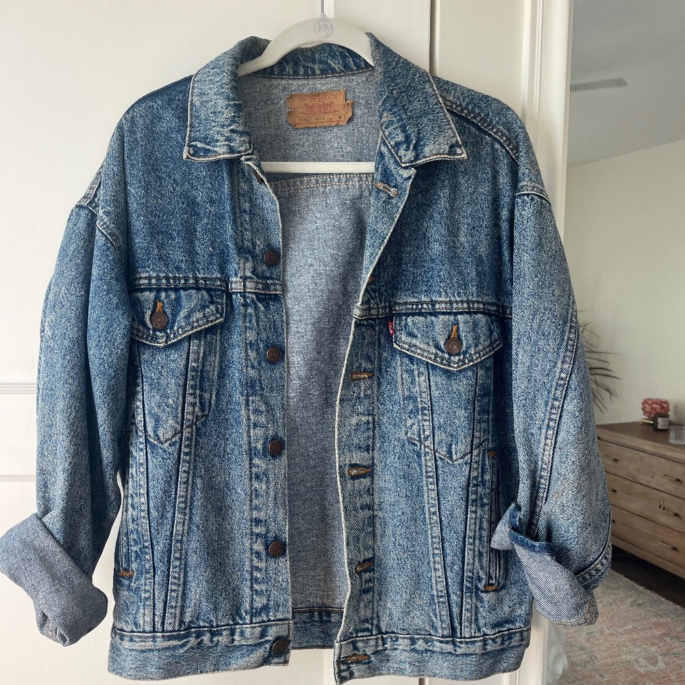 Levi’s Vintage Denim Jacket (oversized)